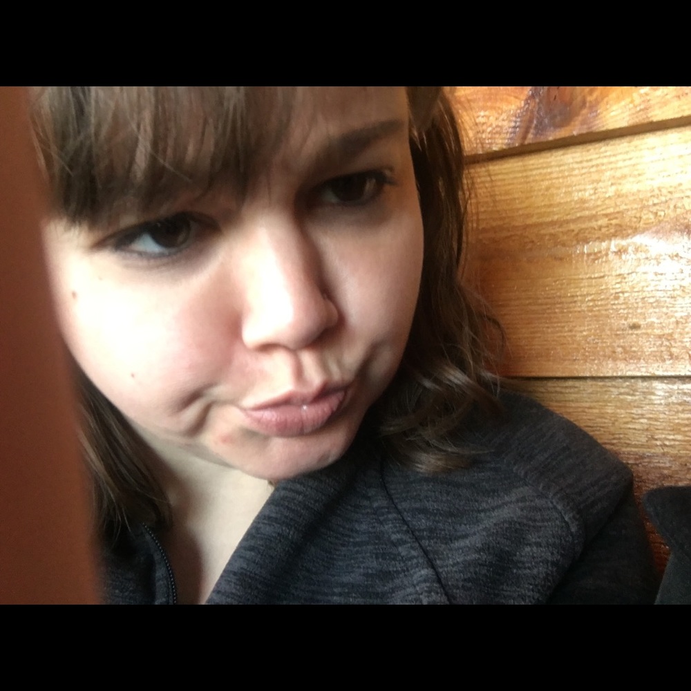 Meet your Posher, Camie